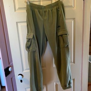 New Nike SB Olive Green Cargo Pants zip pockets